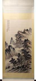 黄君璧款山水精品，原装裱，画工细腻精湛，细节细致入微，远近呼应有感，高低若隐若现，品相完美如图无缺陷，落款公整字体老辣苍劲，印章线条清晰有力，纸张中旧有年代感，整体古朴雅致韵味十足，精品难求，机会难得，因店铺清仓上新现低价转让出售，欢迎藏友们交流，鉴赏，收藏，捡漏……^O^