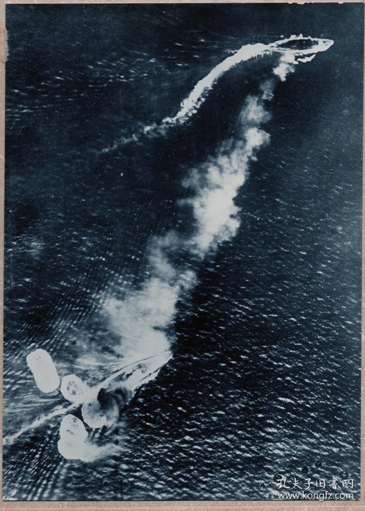 大幅民国银盐照片 1941年底日本英国海军印度洋海战 日军舰发射鱼雷