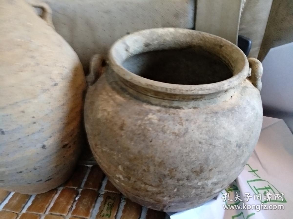 汉墓海昏侯附近出土双系瓦罐.