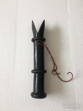 彝族毕摩法器法具 《毕摩签筒》 彝语叫"五吐" " vy tu"