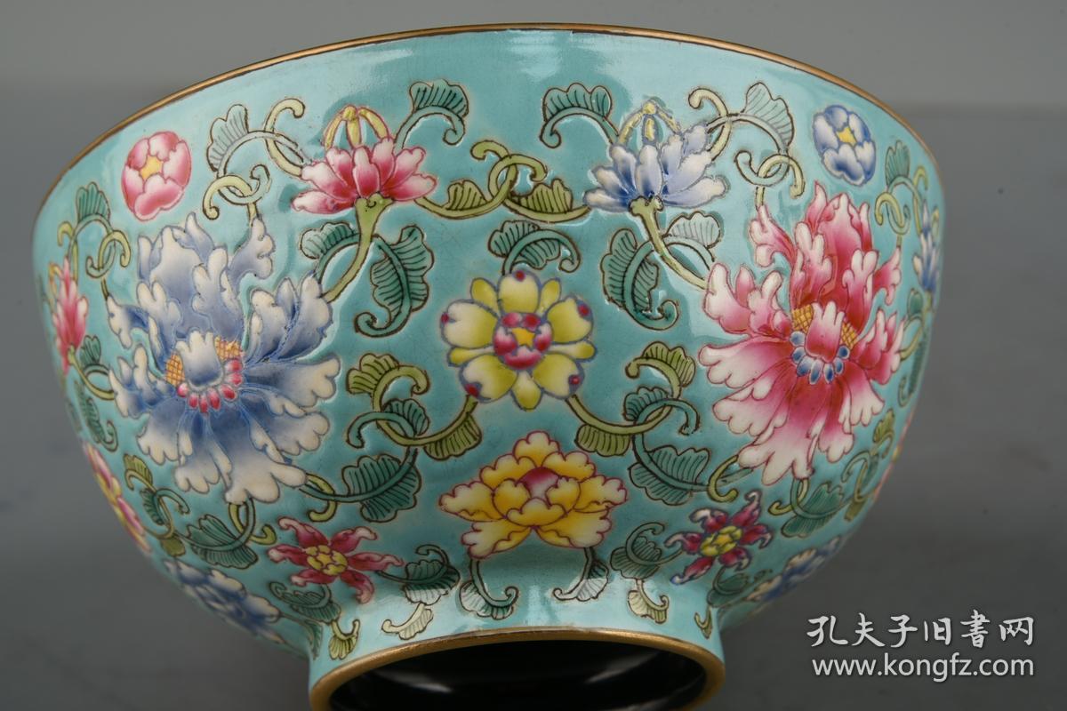 清康熙年制珐琅彩描金缠枝牡丹花卉纹碗