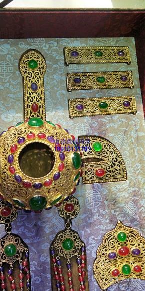 纯银鎏金镶嵌翡翠头饰一套