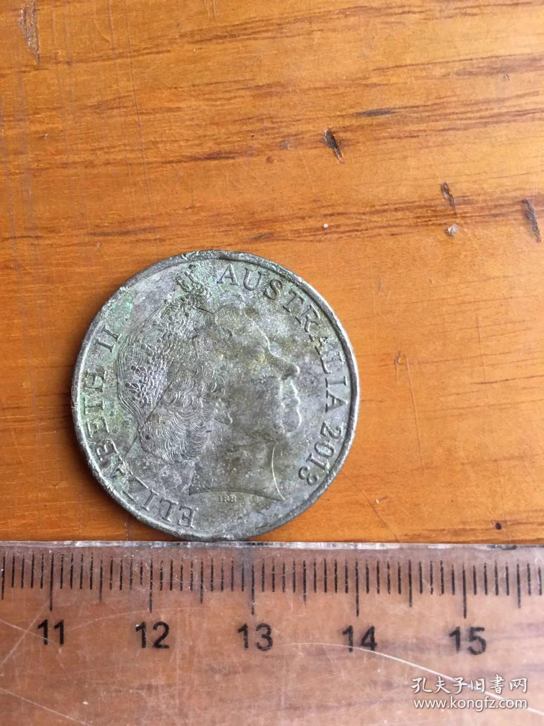 早年国外老旧硬币2013年流通货币20英国女王像