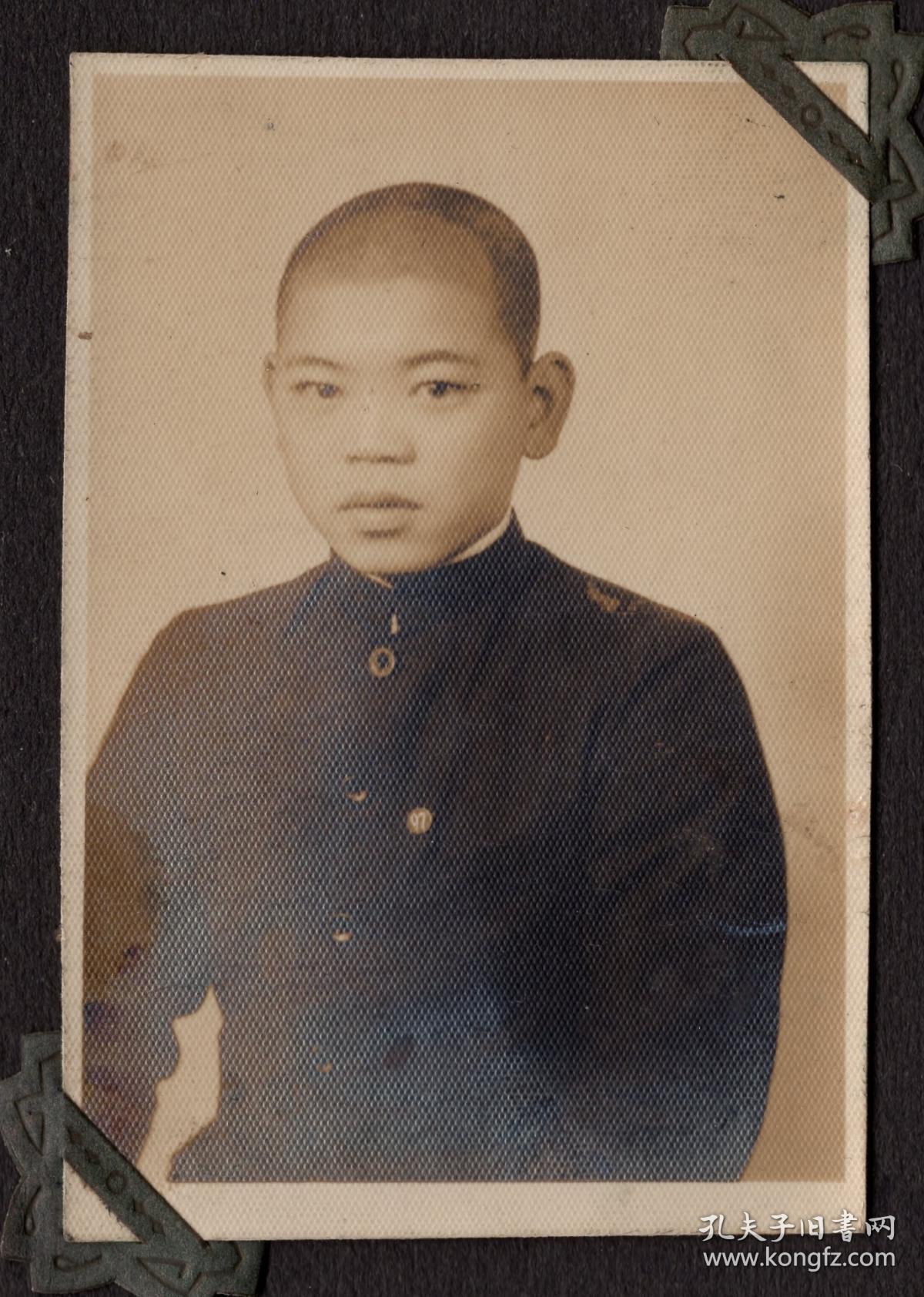 民国剃光头的少年磨砂面老照片