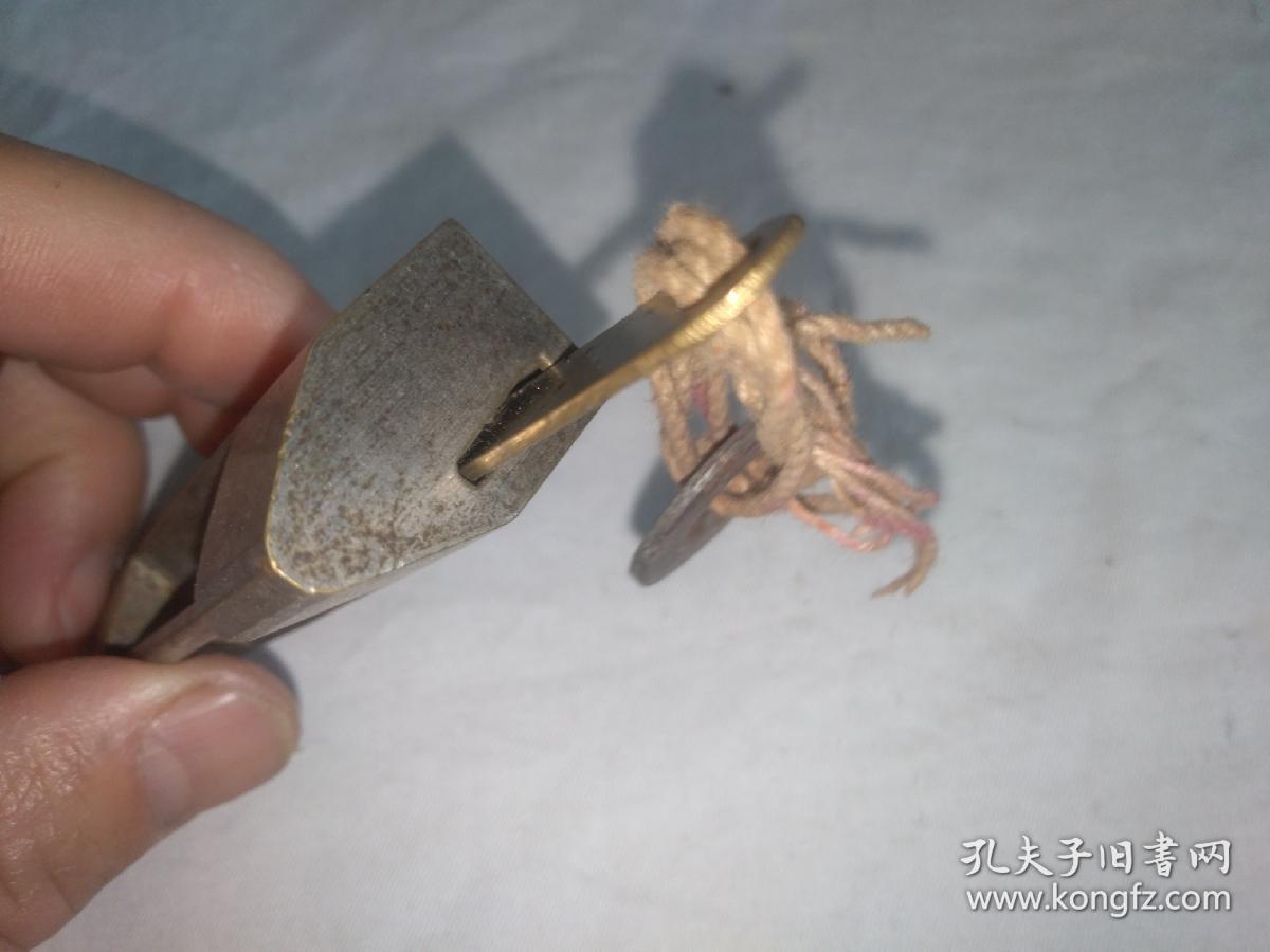 老铜锁三根针