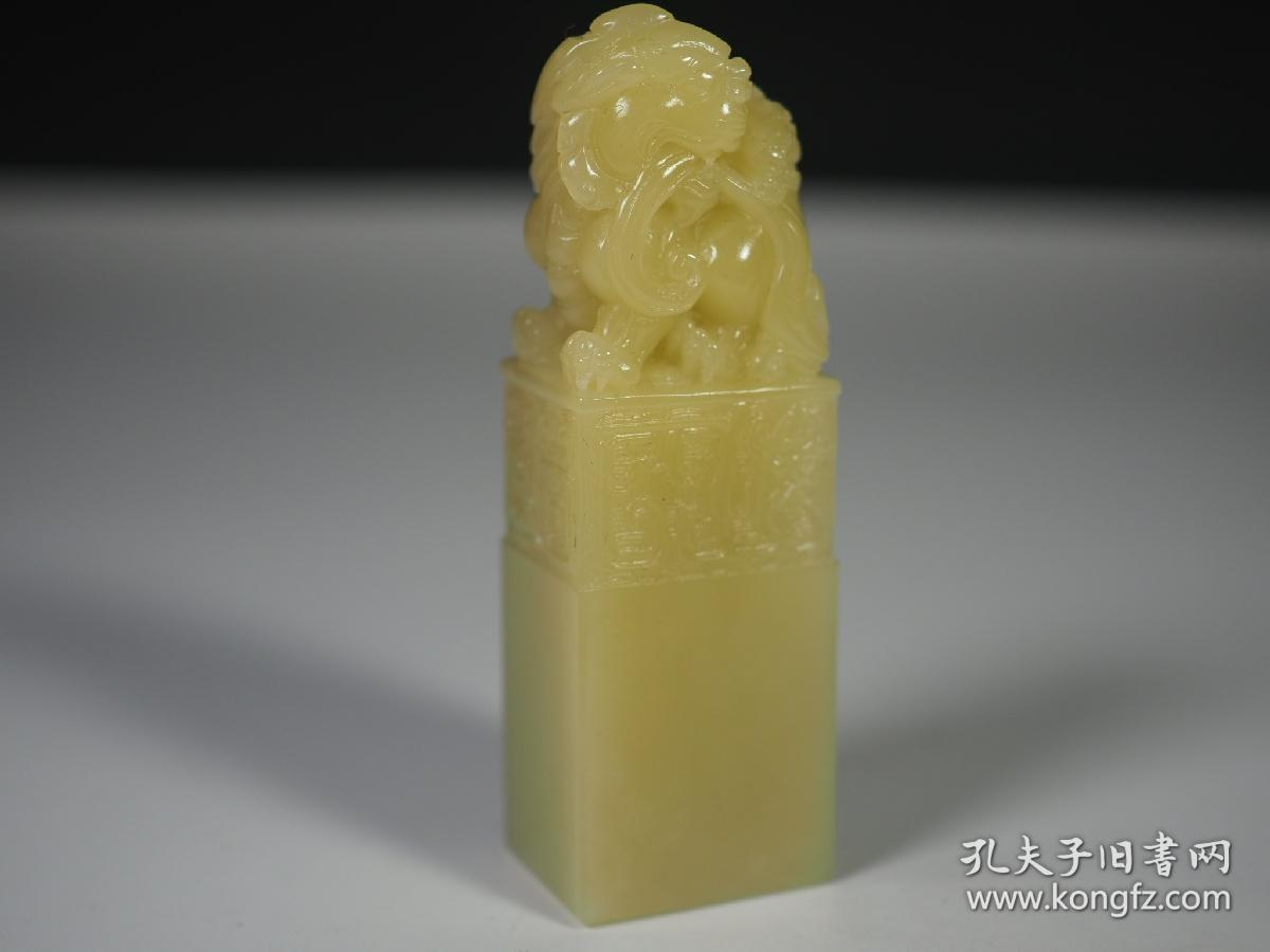 青田灯光冻大钮章