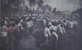 1929年冯玉祥的西北军在修路