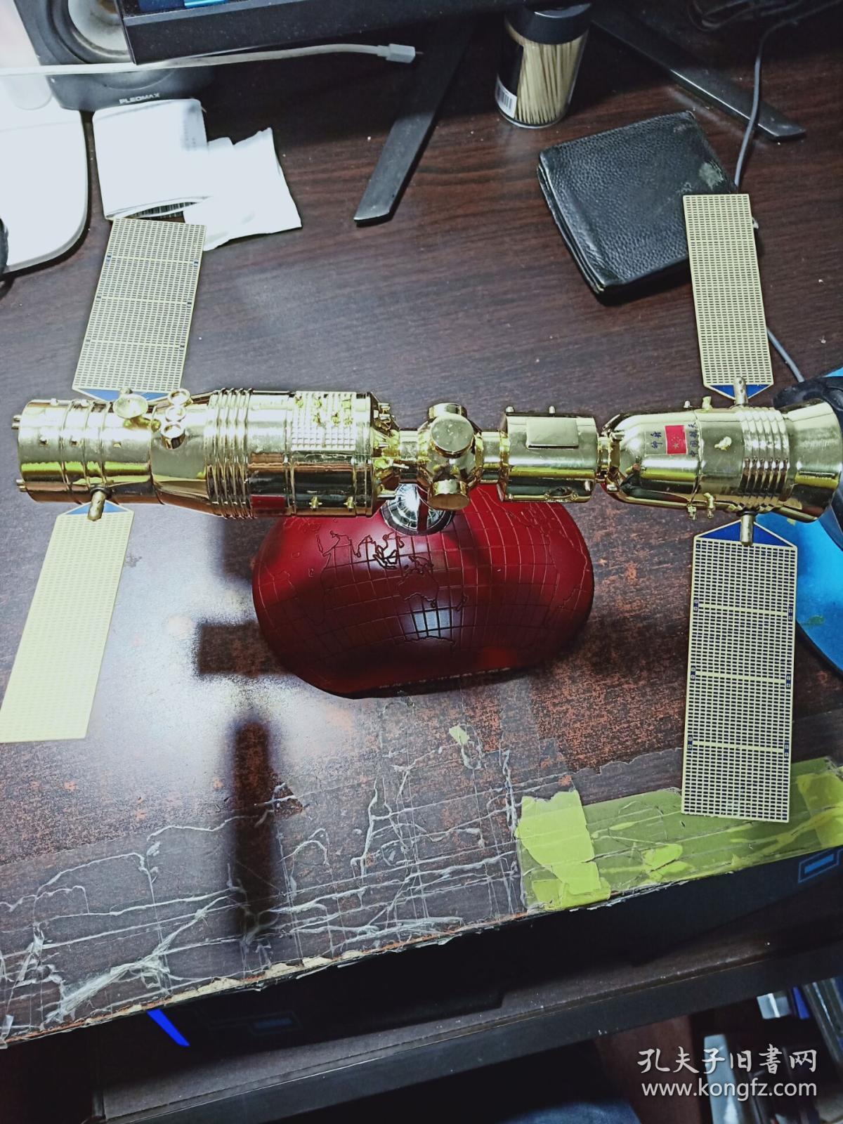 神舟十号神舟十号中国航天纪念中国航天纪念航天飞船全金属模型品相