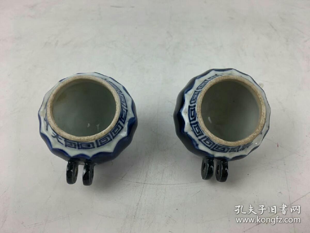 大明宣德年制青花鸟食罐一对