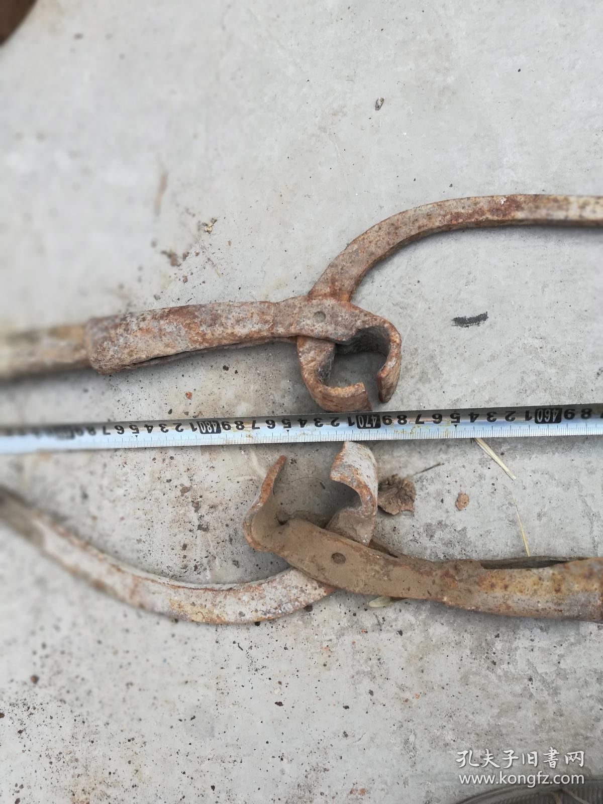 农具;棉花钳子2个一个有木柄一个无有