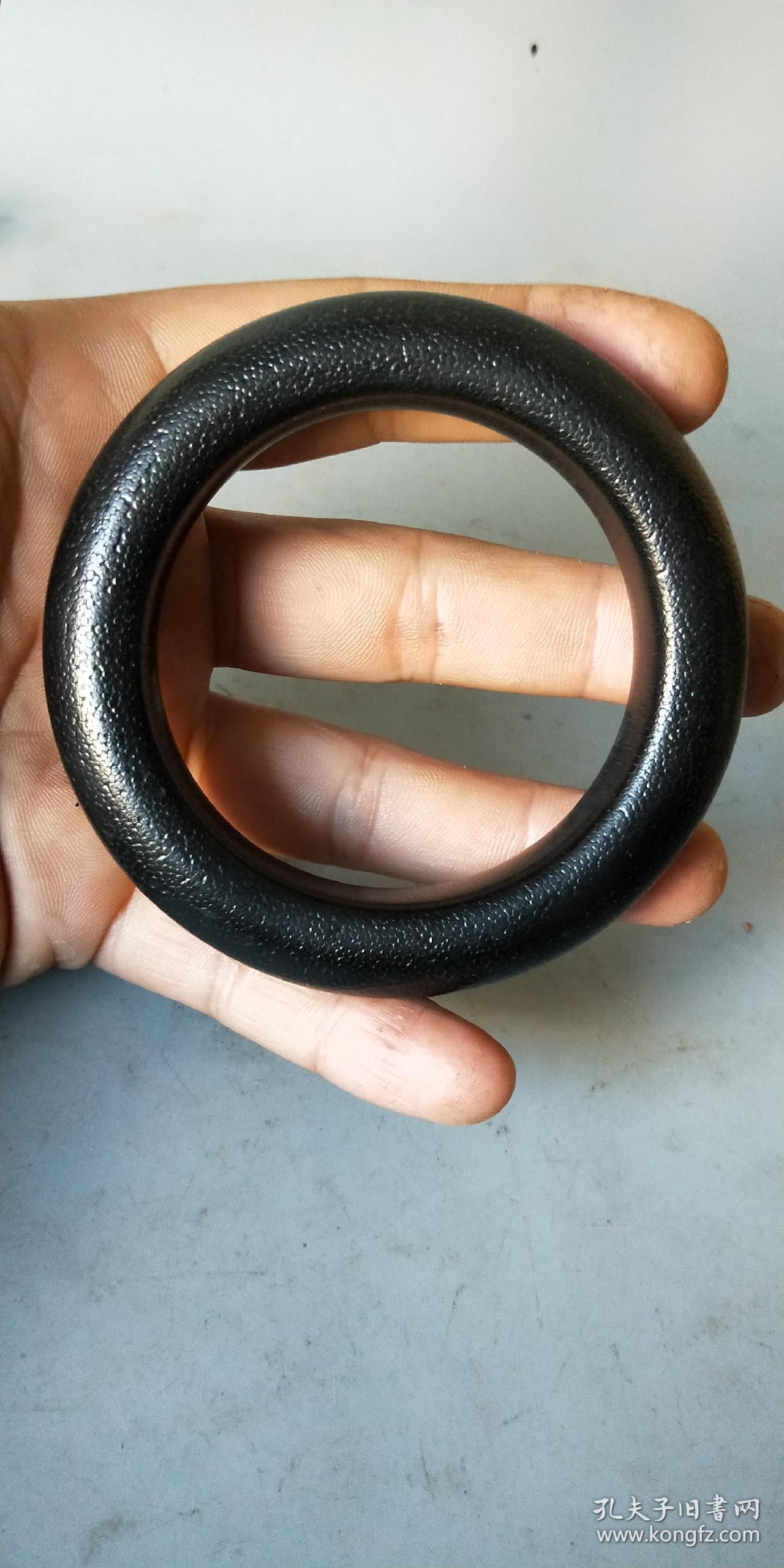 满鱼籽纹手镯油润