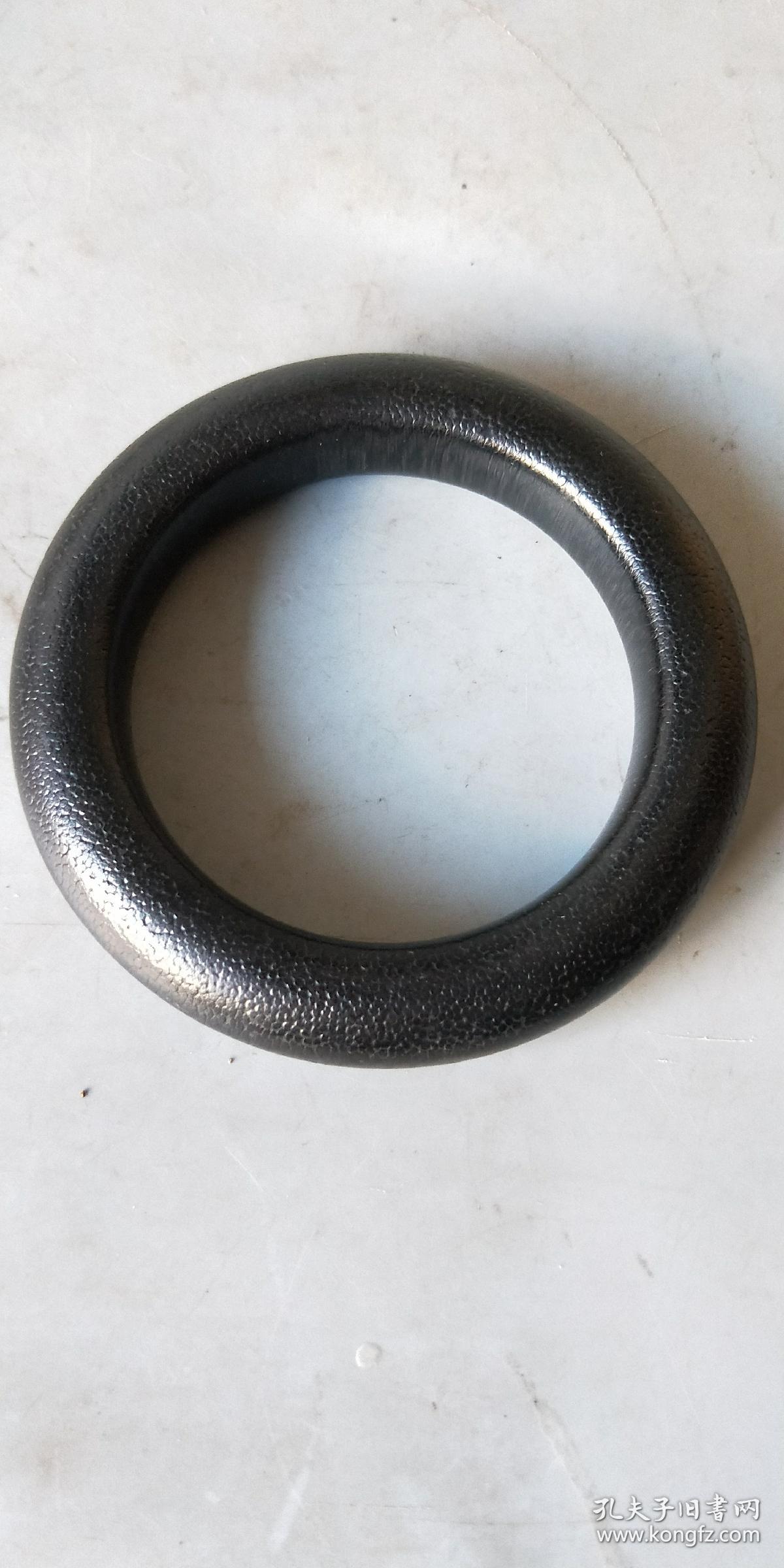 满鱼籽纹手镯油润