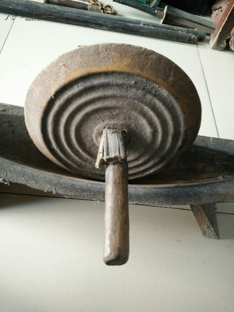 老药碾子,很沉,快递100元,拍下咨询,尺寸64*14cm