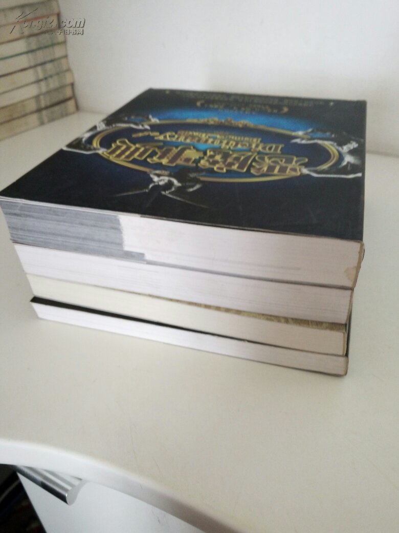 圣典系列017圣剑传说018恶魔事典024幻兽.龙事典025武器事典(4本合售)