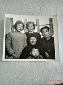 老照片；80年代家庭照