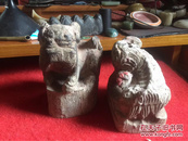 江西古祠堂出明代木雕烛台狮子2件，古风盎然，其中一件有4个插孔，弥足珍贵。