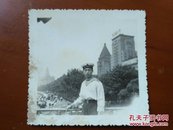 1976年上海外滩毛主席万岁海军半身照片