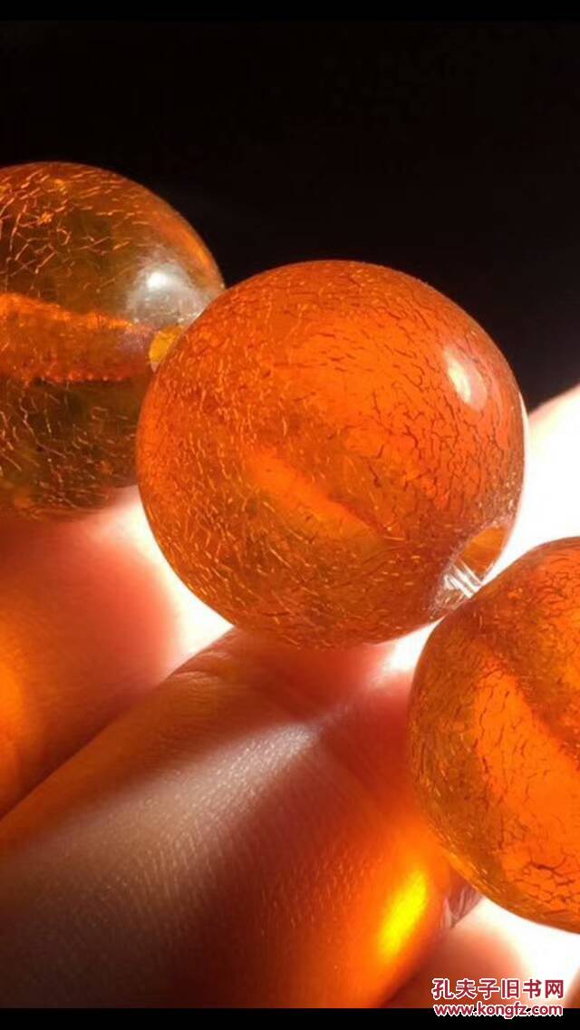 清代金珀带风化纹手串