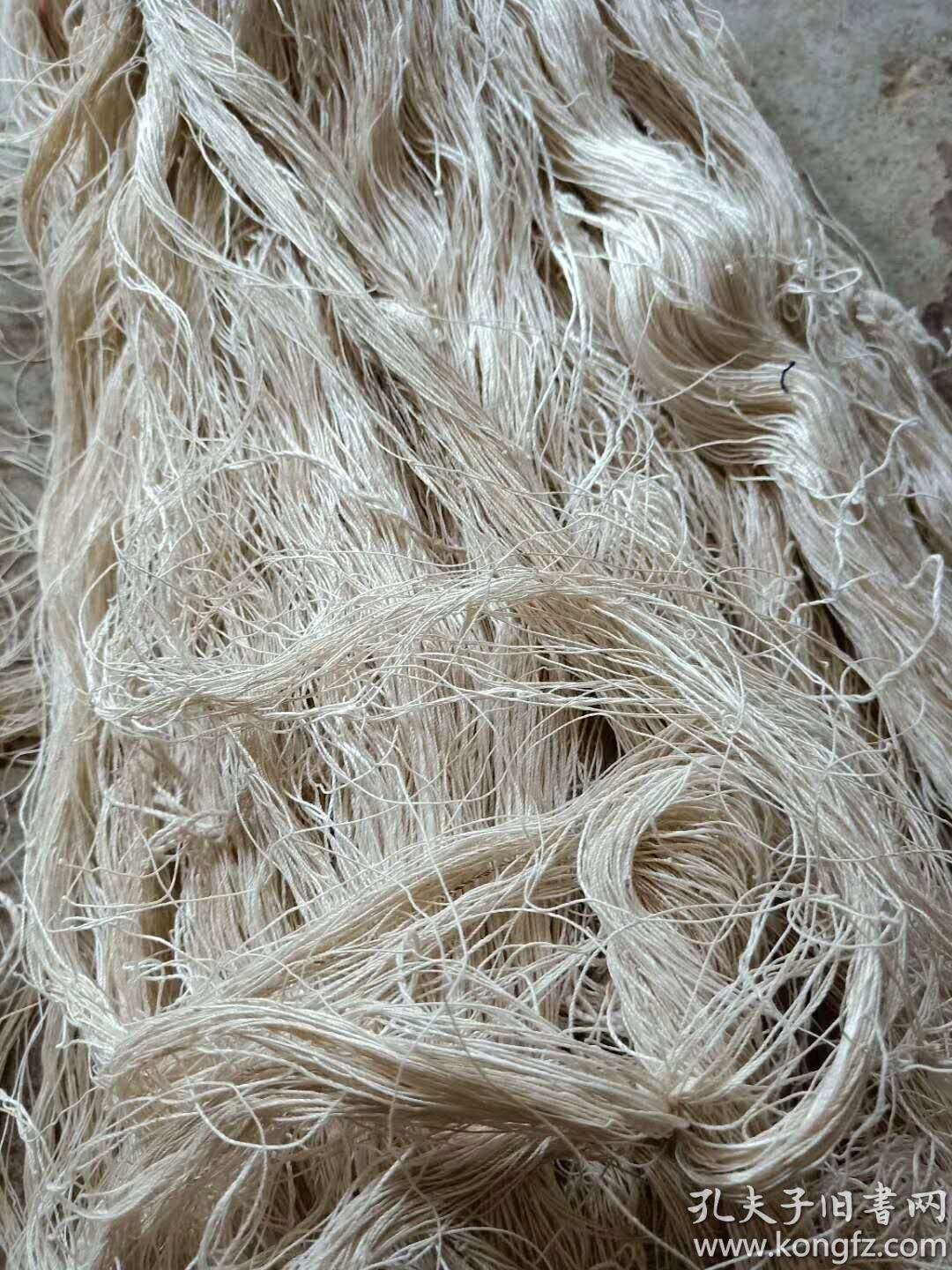 古代妇女用植物皮千搓万搓制的天然麻皮线可以用来装订古籍家谱修线装