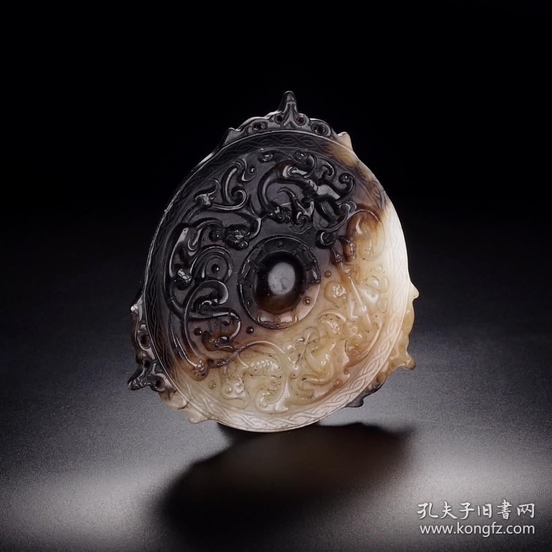 战汉老和田玉狩猎纹护心镜