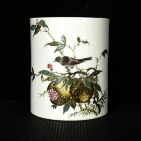 00九五品民国邓肖禹作粉彩花鸟瓷壶;10.5x14.