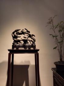 灵璧石【卧云】 长46高40厚13 张照（1691～1745），字得天，号泾南，亦号天瓶居士，江南娄县人。康熙四十八年进士。清藏书家、书法家、戏曲家、书画目录整理者。