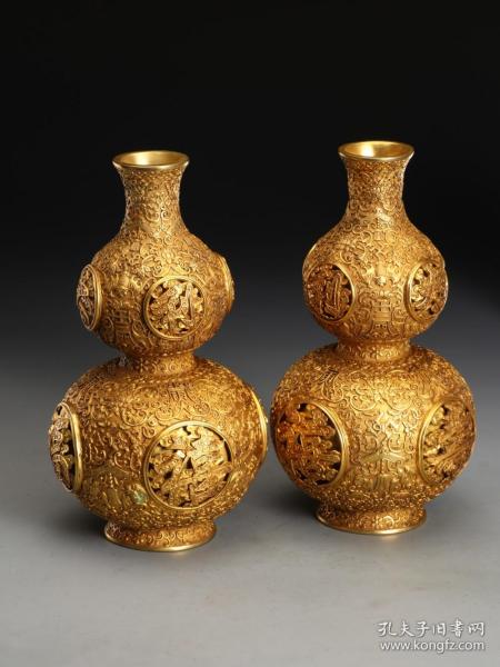 清代，銅鎏金福祿壽喜葫蘆瓶一對 尺寸15x26cm總重5120