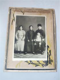 民国时期拍摄的全家福老照片