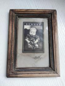民国时期山东烟台老电报局街恒记照相馆拍摄的婴儿百岁照