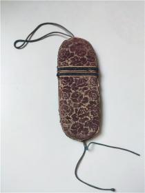 民国时期绒布富贵牡丹花纹眼镜盒