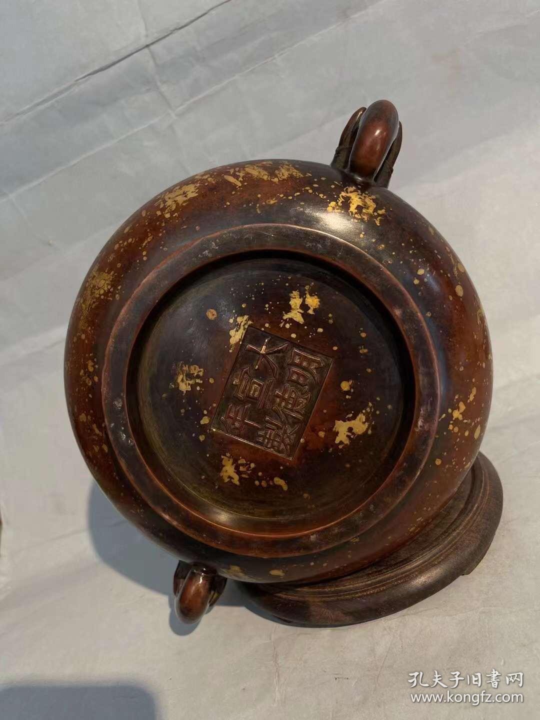 紫铜撒金象鼻耳大明宣德年制香炉带底座