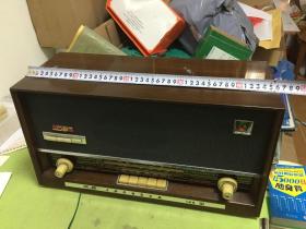 上海牌座式收音机144型   【品相以图片为淮】