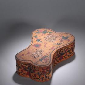 清-老漆器福壽紋扇形蓋盒。