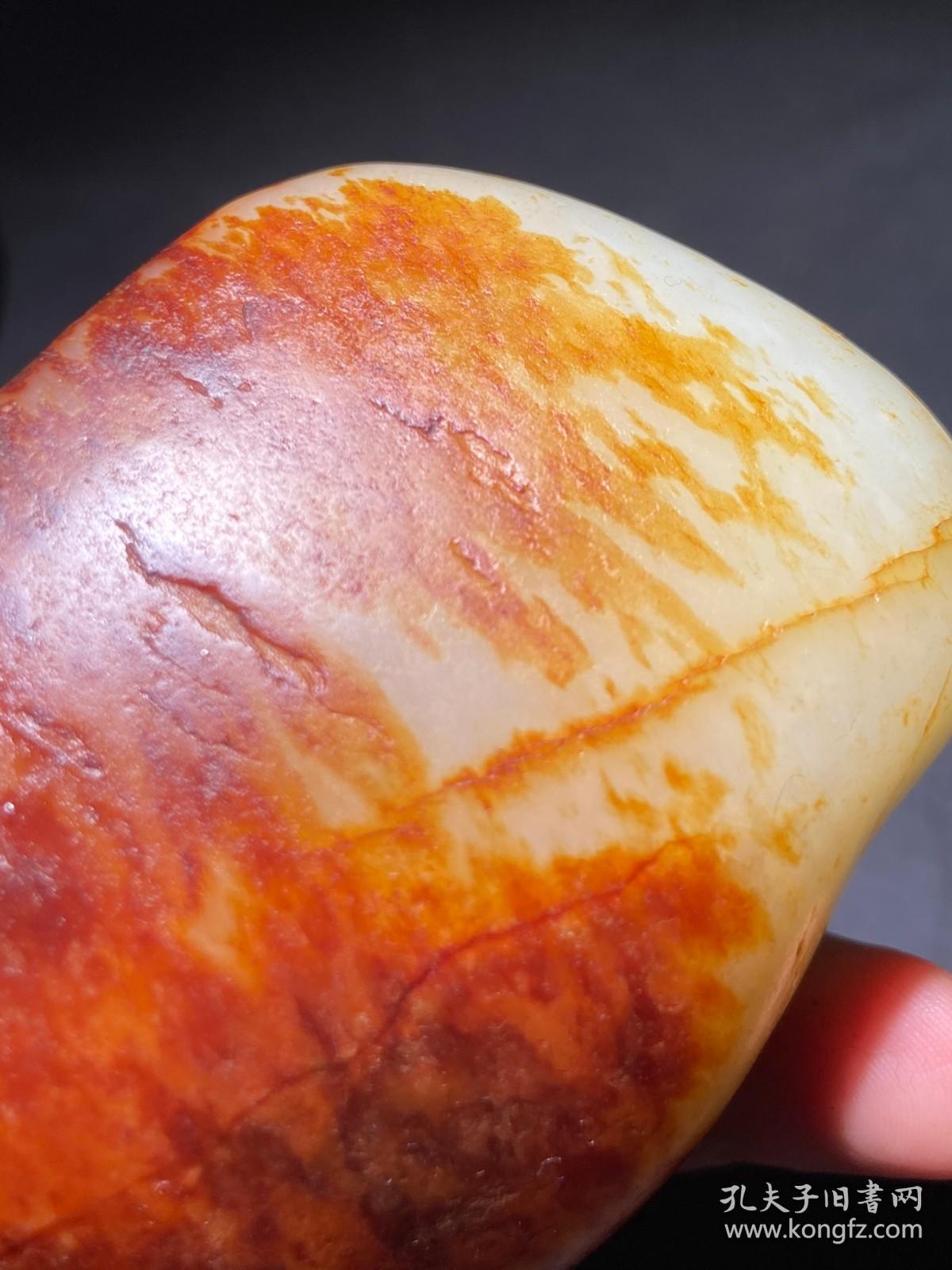 聚红皮和田玉籽料原石