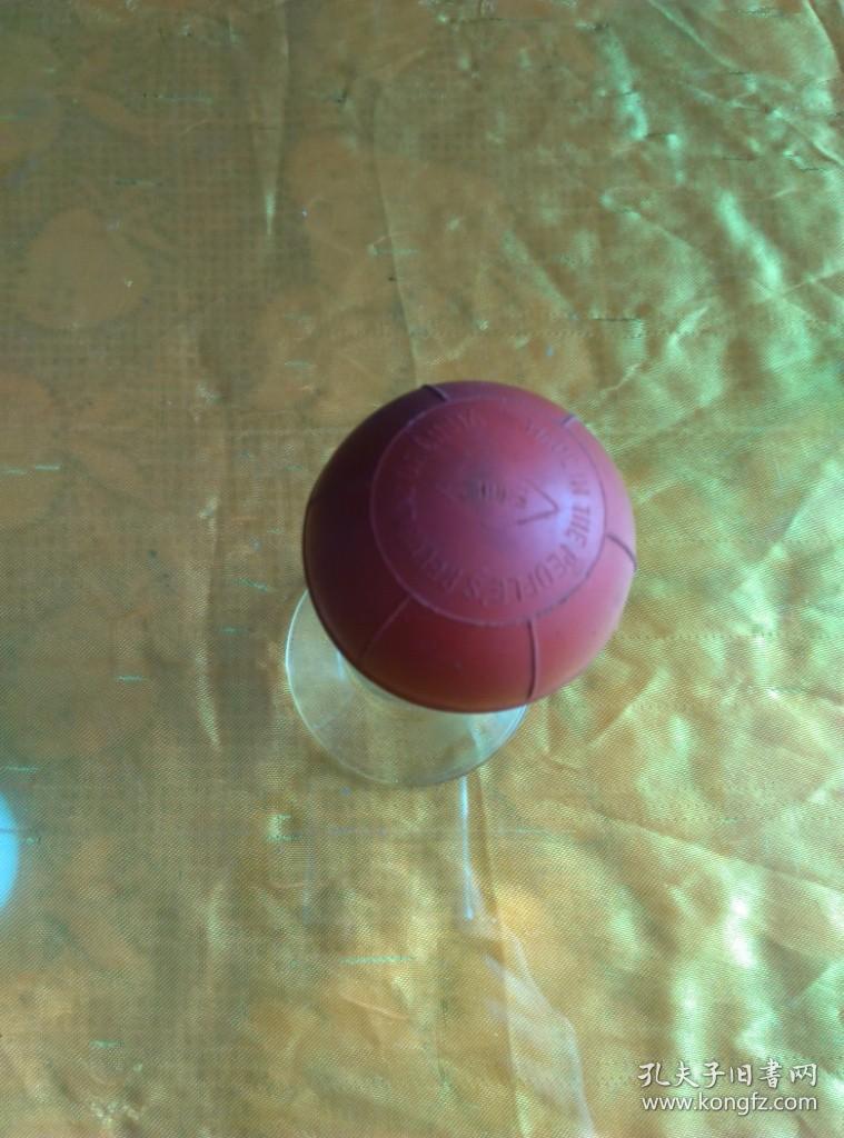 早期外文吸奶器