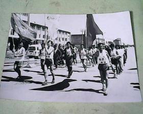 黑白合照  齐齐哈尔市爱心长跑协会运动中 4寸
