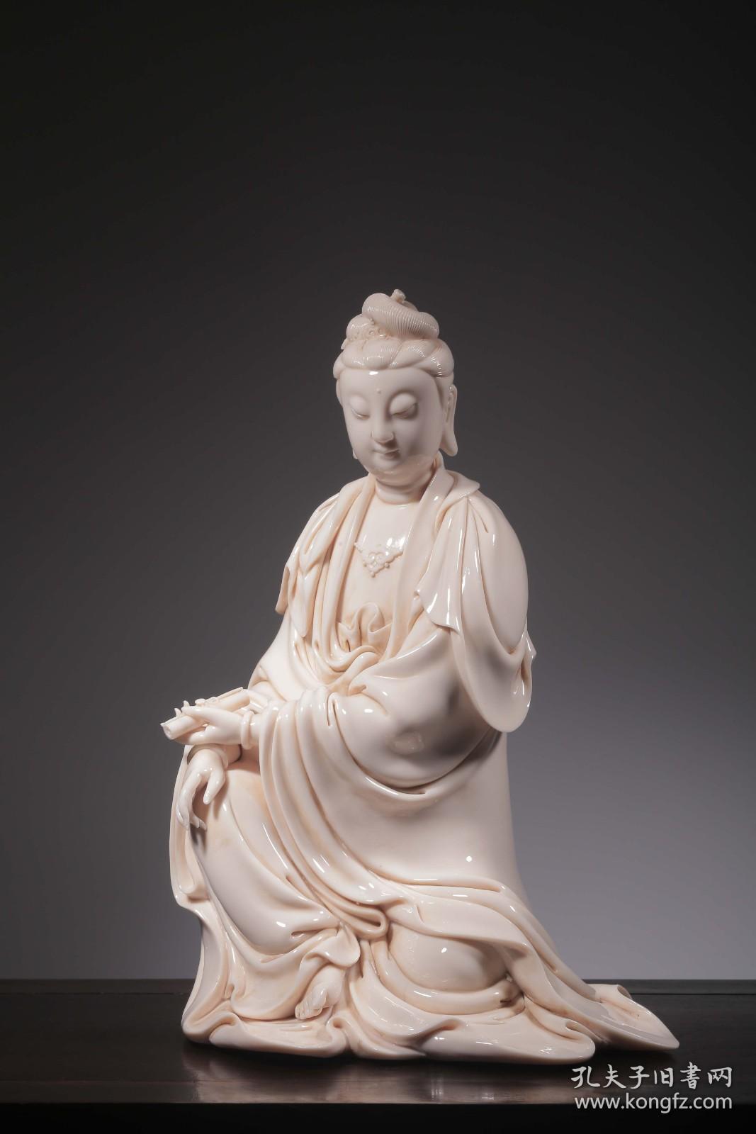 清何朝宗款德化白瓷持经观音坐像