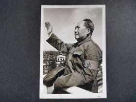文革照片：1966年毛主席在天安门接见红卫兵 （照片右下角有津5 两个字）