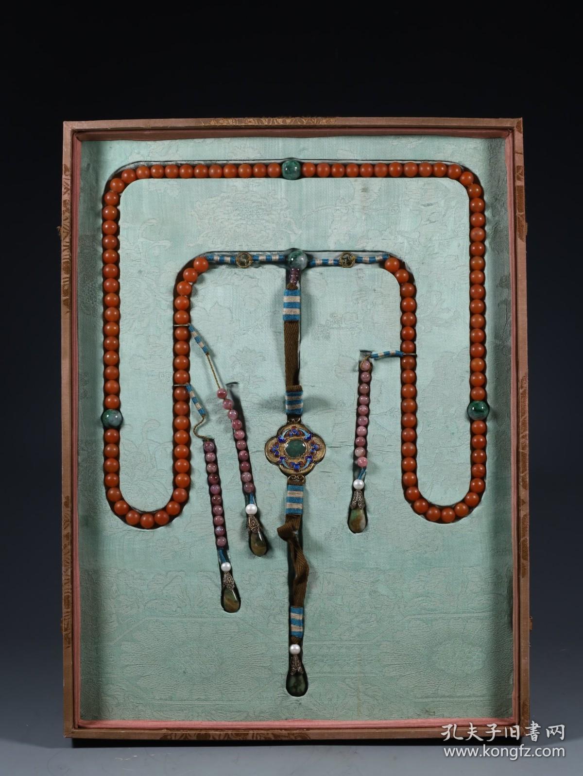 清代,南红玛瑙朝珠一盘