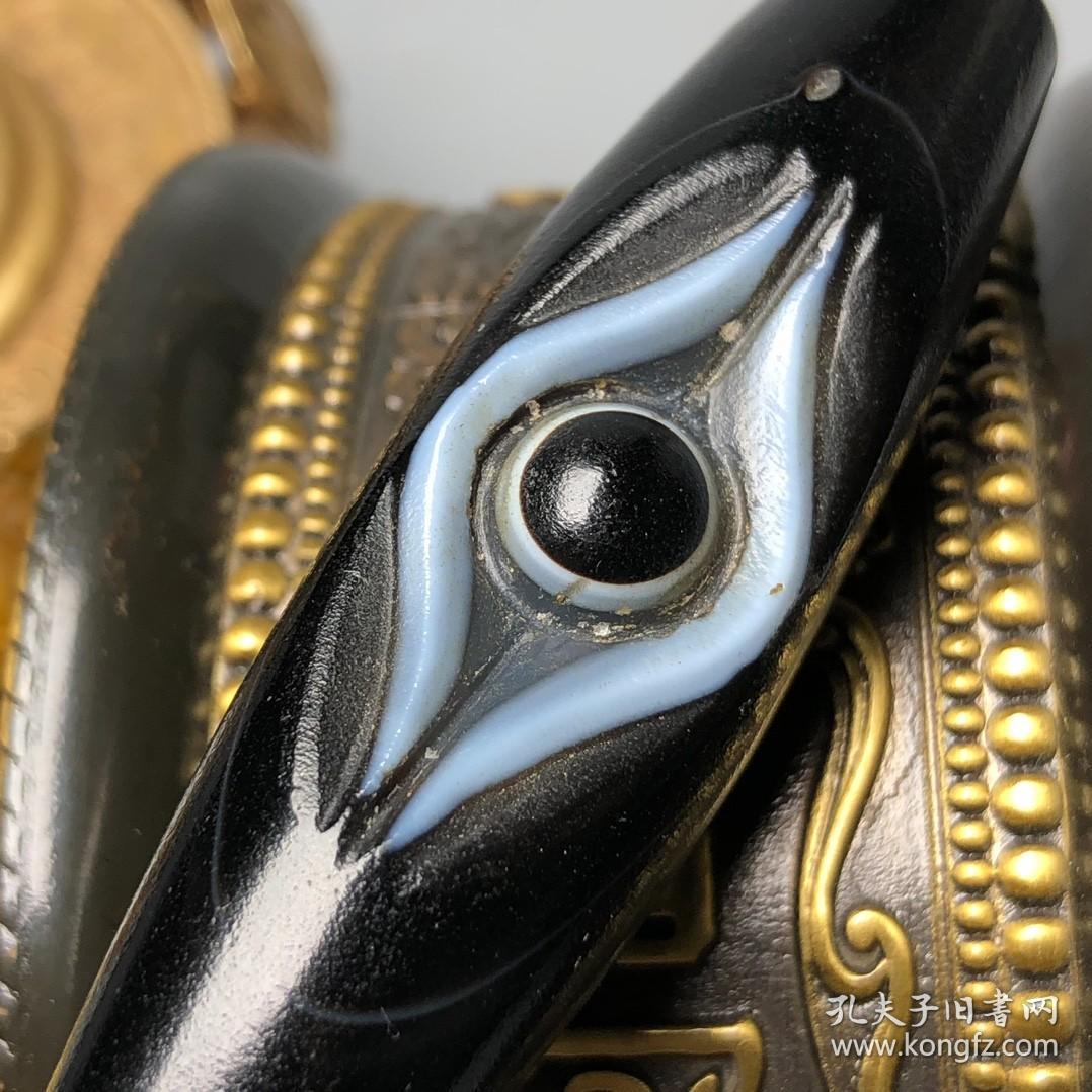 藏区回流天眼一眼天珠镶嵌金丝特殊图腾 尺寸:63*18毫米 重量31.4克