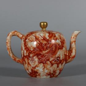 清乾隆 粉彩礬紅龍紋茶壺