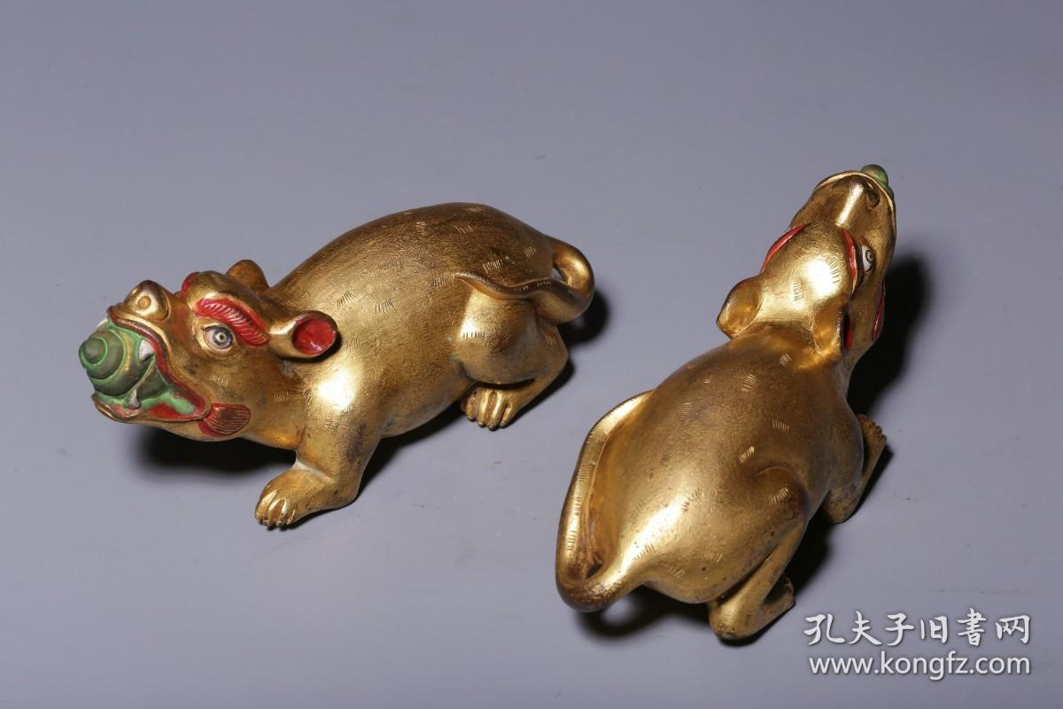 清代铜鎏金玲珑吐宝鼠摆件一对
