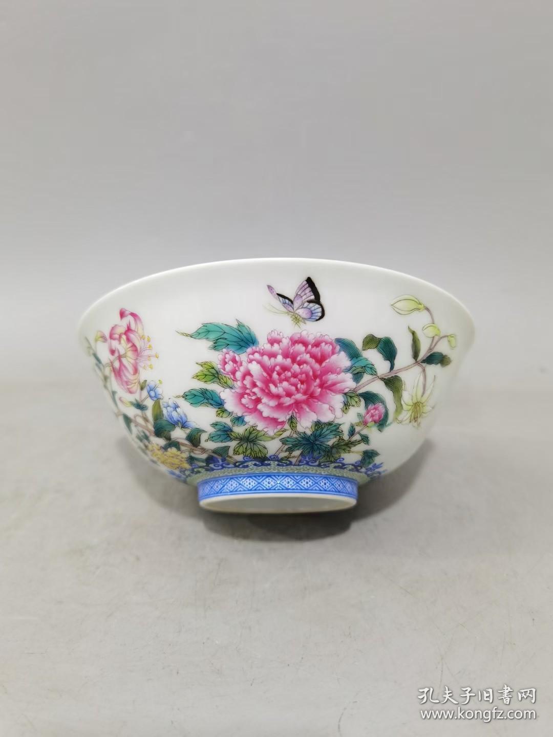 清雍正 珐琅彩蝴蝶采花碗1对