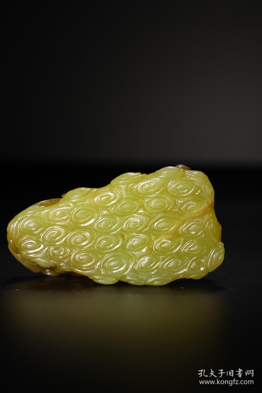 清 和田黄玉龙纹鼻烟壶