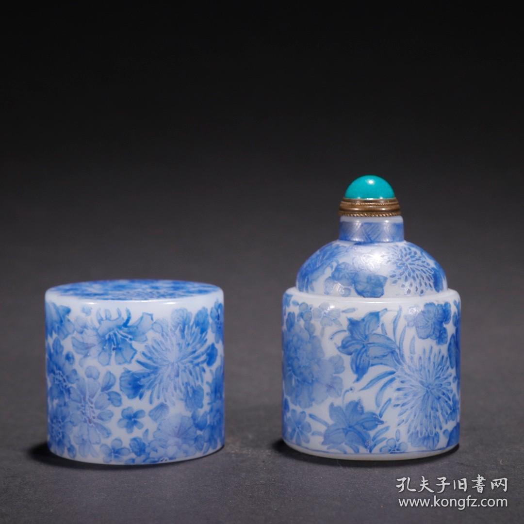 乾隆款·料胎青花绘花卉纹带盖鼻烟壶