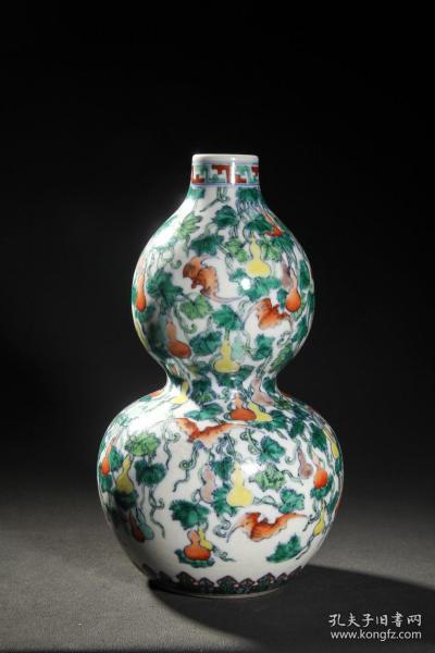 "大清康熙年制"款 斗彩千秋福禄纹葫芦瓶