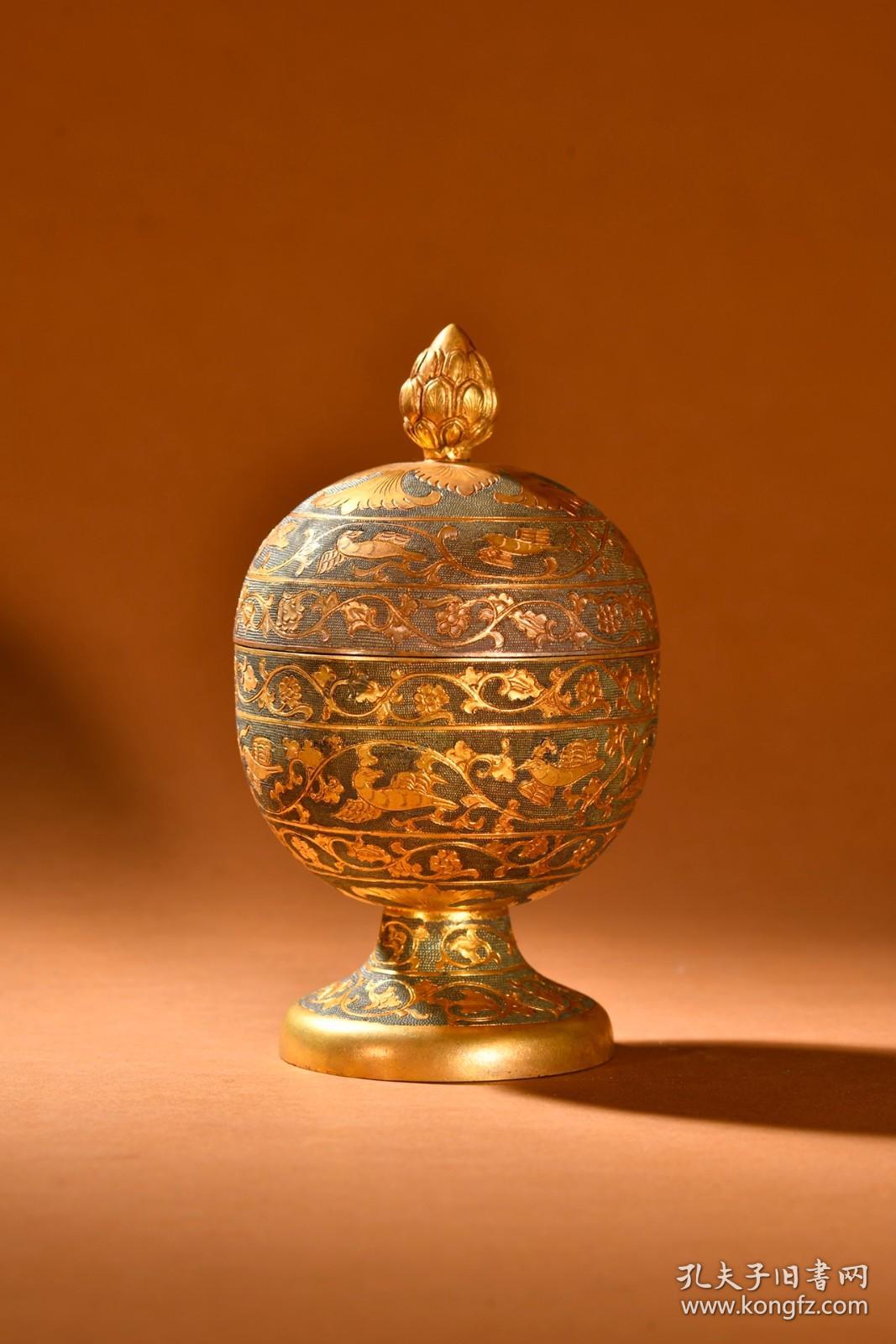 唐代 银鎏金花鸟纹盖炉一对