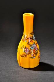清、黃琉璃畫琺瑯牡丹紋瓶 1