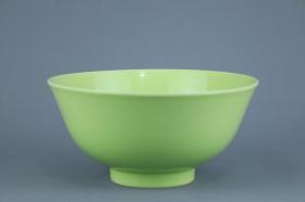 清雍正-蘋果綠釉碗