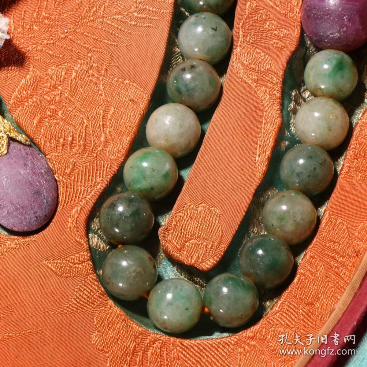 清代 老翡翠朝珠一盘.